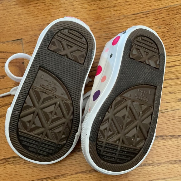 Converse - Picture 2 of 2